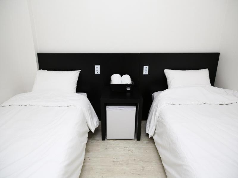 Ekonomy Hotel Gumi Bagian luar foto
